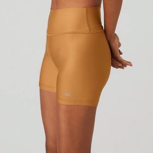 Alo Airlift 5in Energy Short NWT